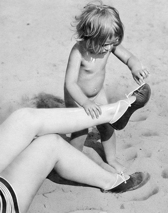 Iconic Black-and-White Photographs by Legendary Photographers