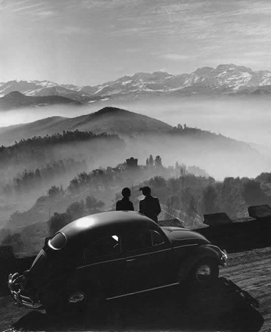 Iconic Black-and-White Photographs by Legendary Photographers
