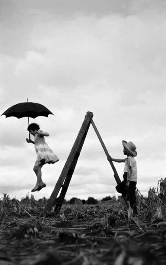 Iconic Black-and-White Photographs by Legendary Photographers