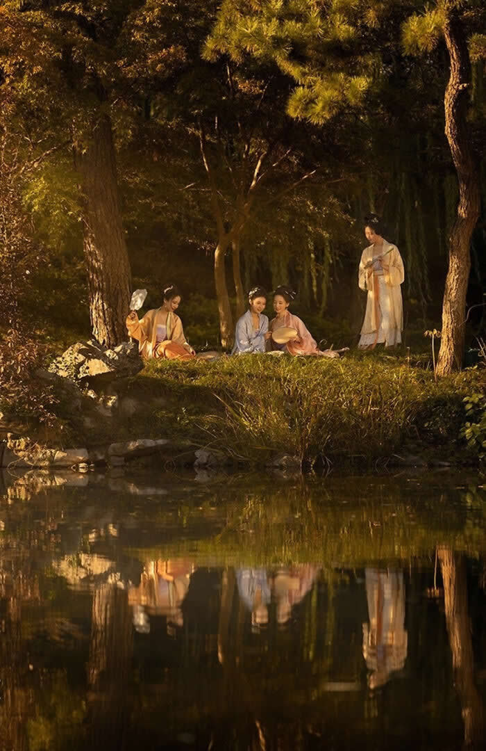 Chinese Garden - Photos That Look Straight Out of a Renaissance Painting