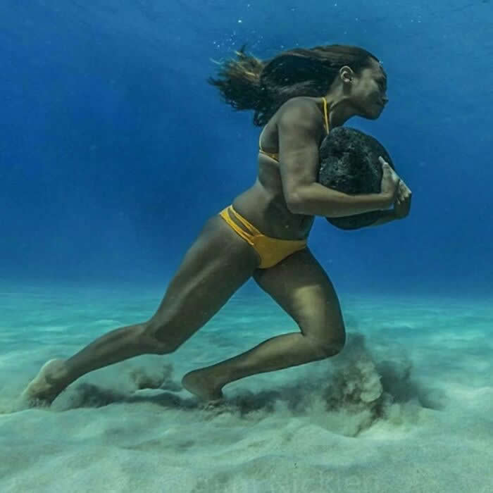 Hawaiian Surfer Ha'a Keaulana Training Underwater - Photos That Look Straight Out of a Renaissance Painting