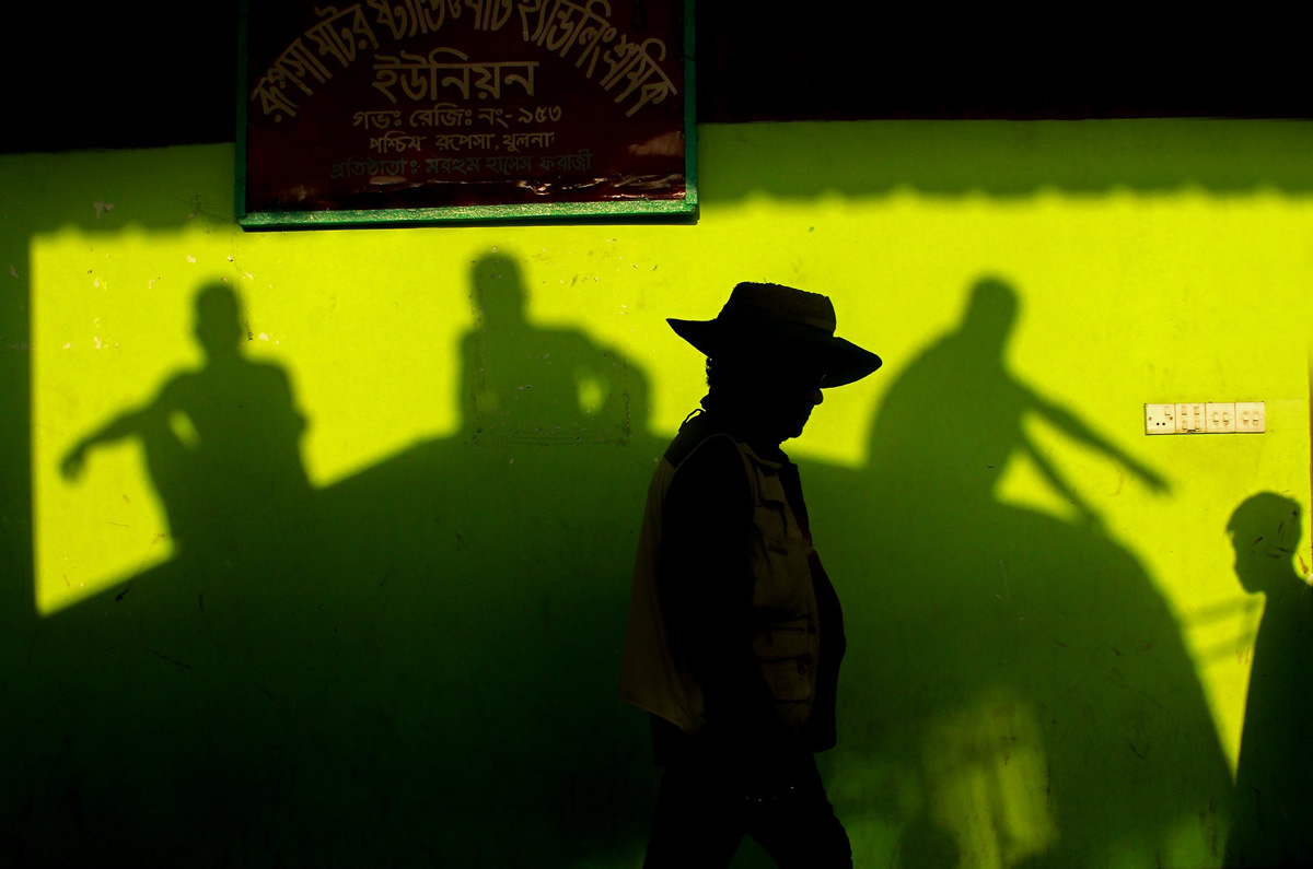 Street Photography Magic of Light and Shadow