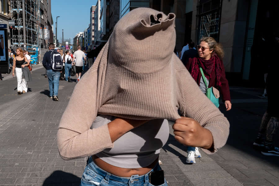 Captivating Street Photography by Meera Nerurkar