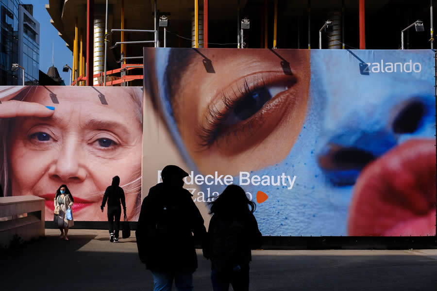 Captivating Street Photography by Meera Nerurkar