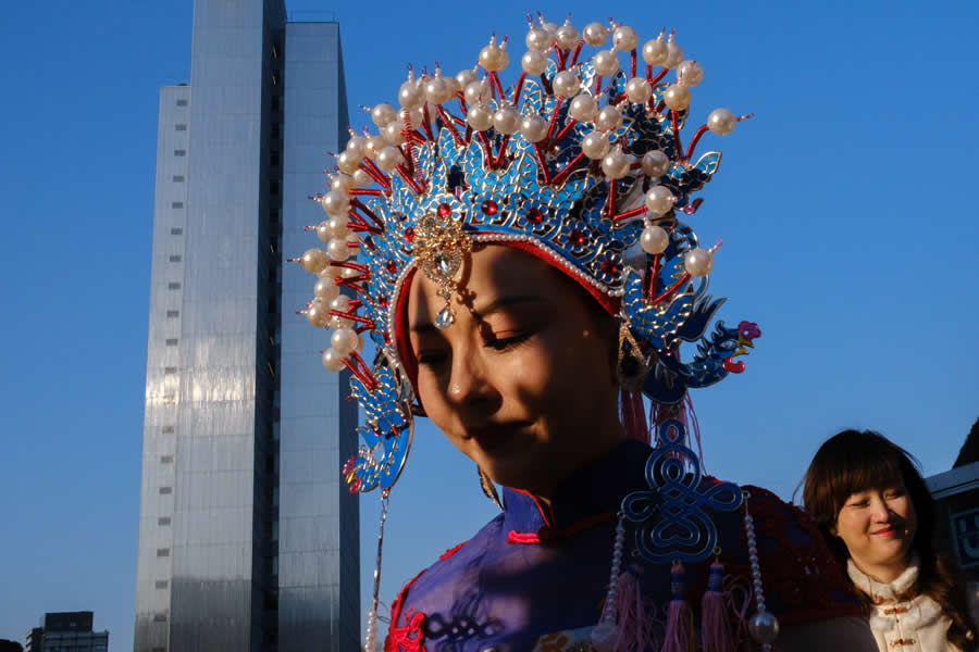 Captivating Street Photography by Meera Nerurkar