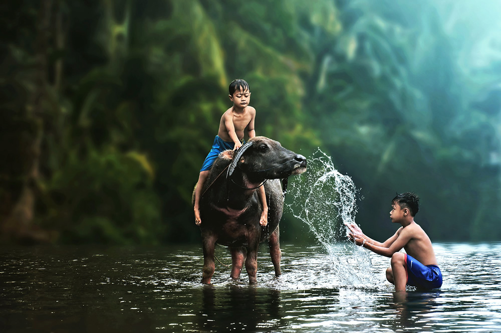 Dramatic Art Photography by Sukron Mamun which will leave you speechless