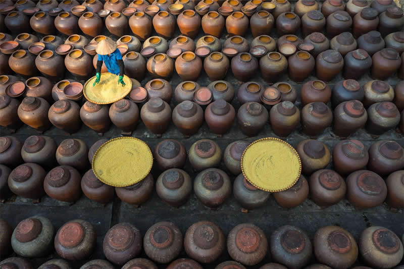 Beautiful Photos That Reveal the Spirit of Vietnam by Julian Elliott